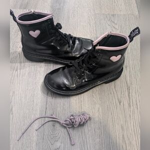 Rare Dr. Martens 1460 Heart Cutout Holographic Patent Boots Pink US 5